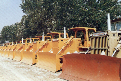 产品整装待发。。。。自1984年对销售实验了承包责任制，，，，调动了职工的起劲性，，，，增强了责任感，，，，从而改变了已往等、靠、要的被动时势。。。。