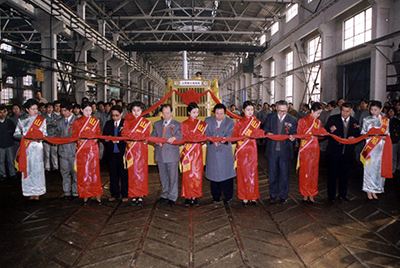 yl6809永利股份公司举行yl6809永利牌TY220推土机5000台下线庆典活动。。。。